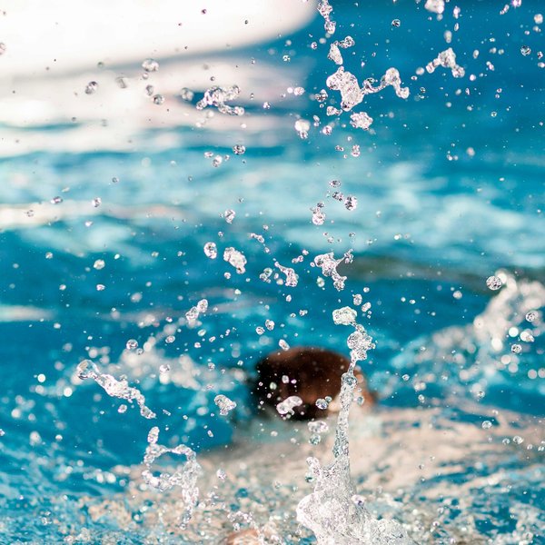 Quelles sont les meilleures pratiques pour intégrer des éléments chauffants dans une piscine ?