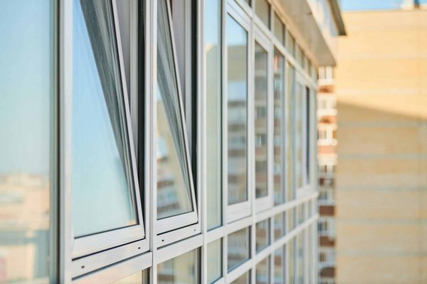 Fournisseur & fabricant menuiseries pvc pour professionnels du bâtiment : un spécialiste qui respecte les normes